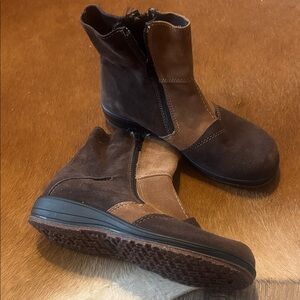 Suede Leather 2 tone boots Martins
Brown and tan dual zip